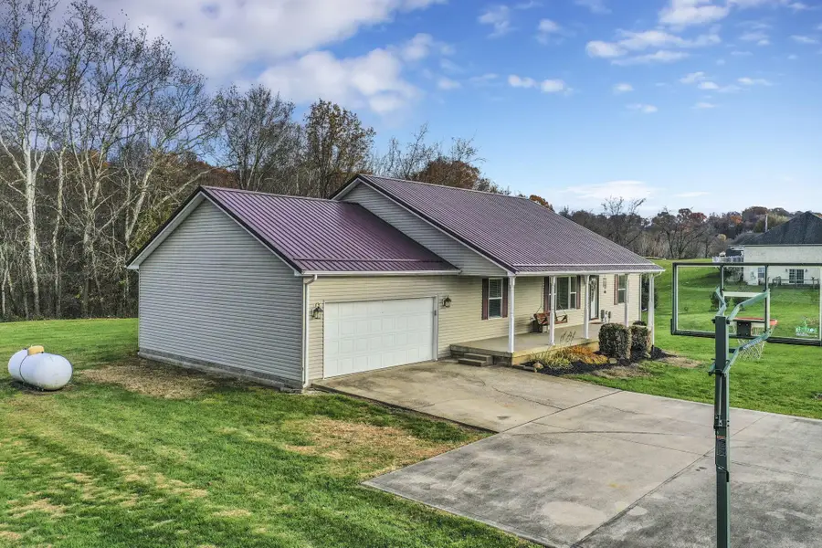 6092 Clearport Road Sw, Lancaster, OH 43130 - Image #2