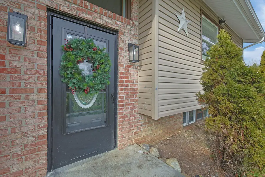 267 S Waggoner Road, Reynoldsburg, OH 43068 - Image #3