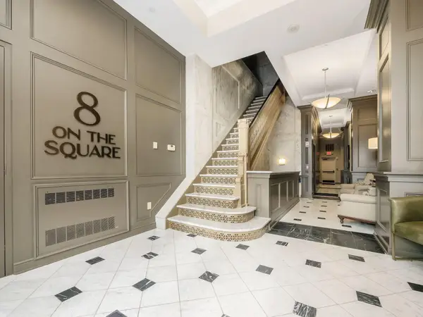 8 E Broad Street, Columbus, OH 43215