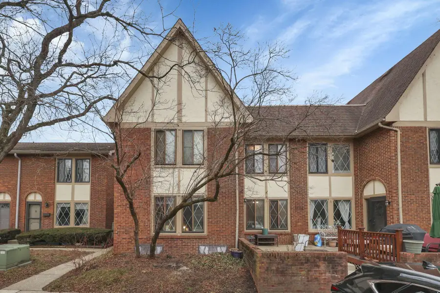 3288 Valley Lane S, Columbus, OH 43231 - Image #2