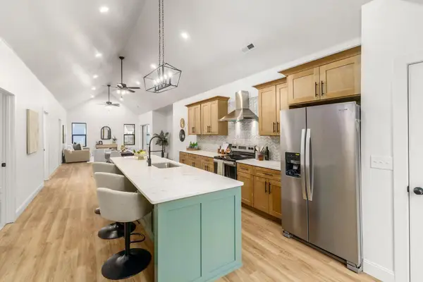 83 Seymour Avenue, Buckeye Lake, OH 43008