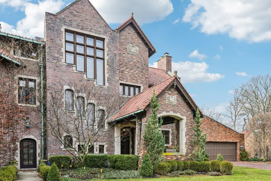 1427 Roxbury Road, Marble Cliff, OH 43212 - Image #2