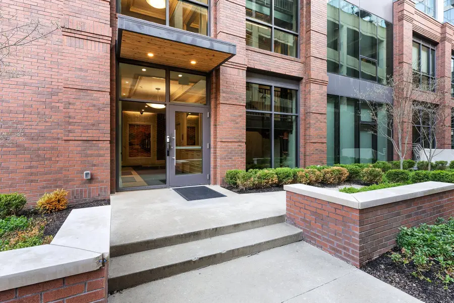 225 John H Mcconnell Boulevard, Columbus, OH 43215 - Image #2