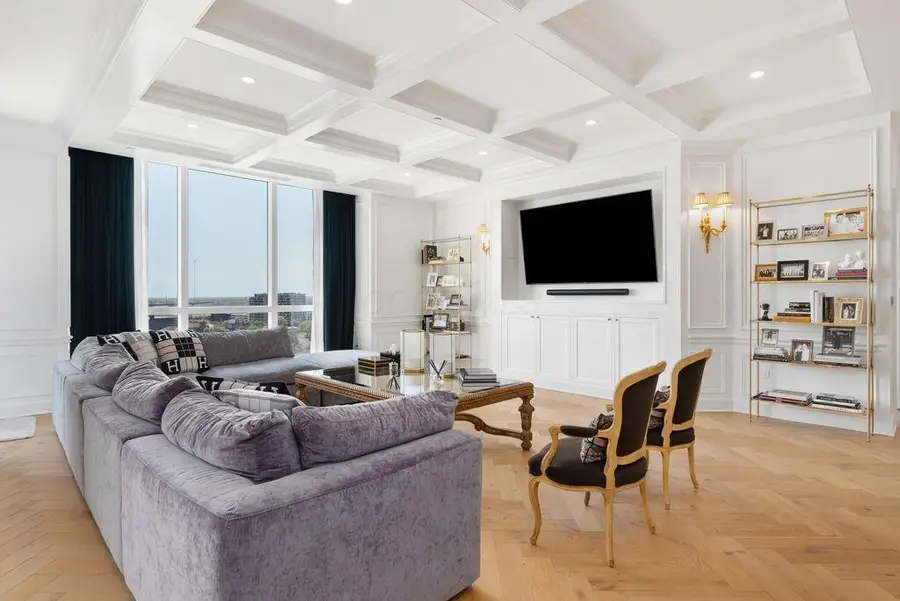 250 W Spring Street, Columbus, OH 43215 - Image #3