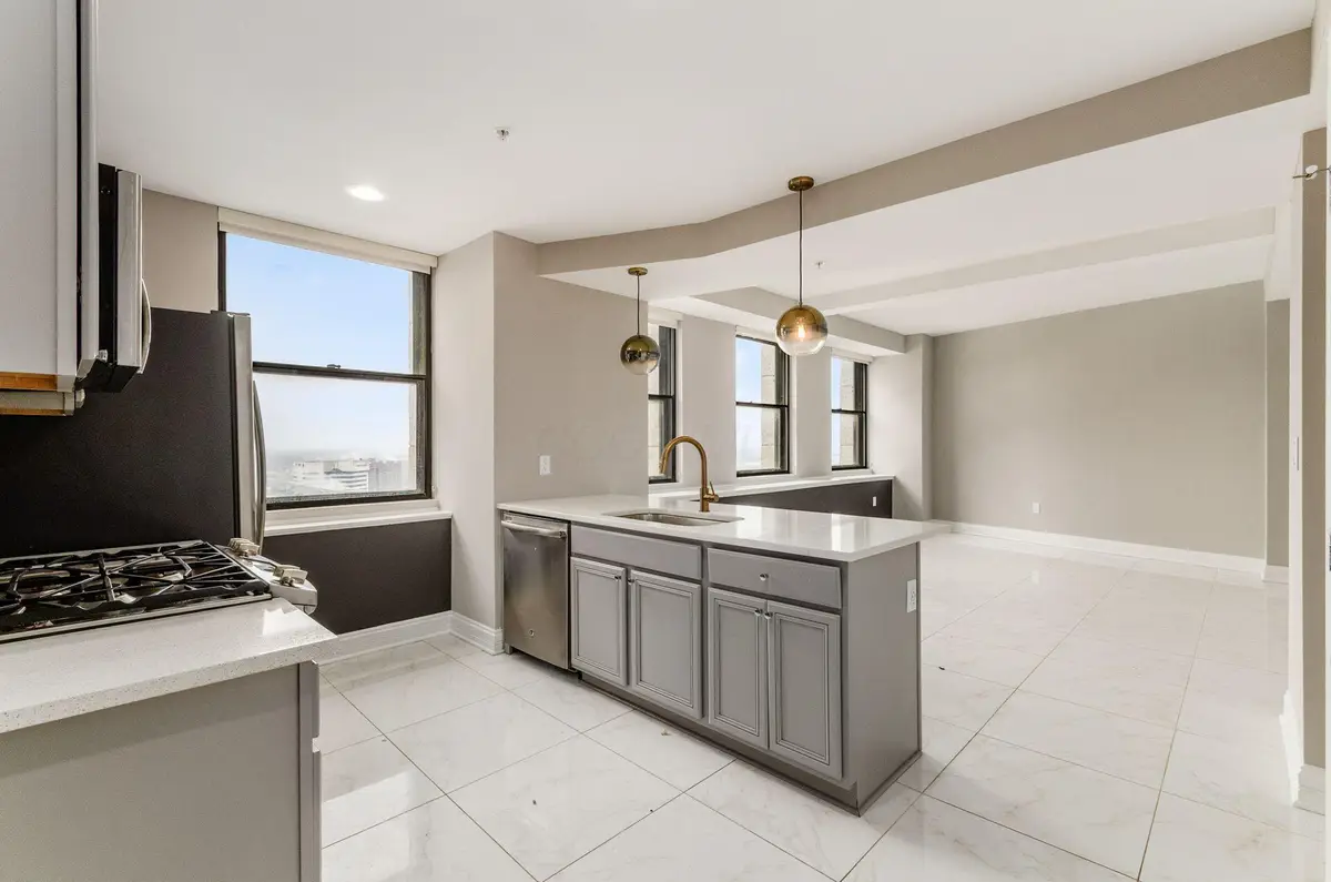 50 W Broad Street, Columbus, OH 43215 - Image #1