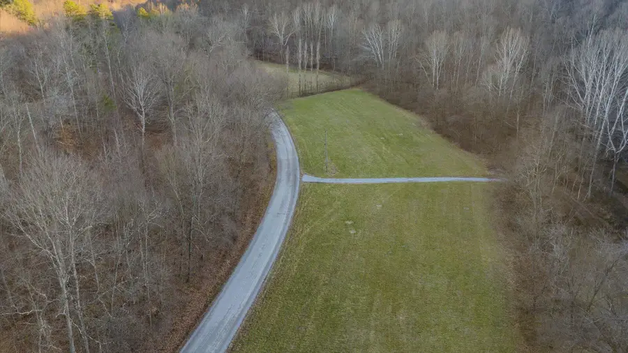 31201 Claypool Hollow Road, McArthur, OH 45651 - Image #3