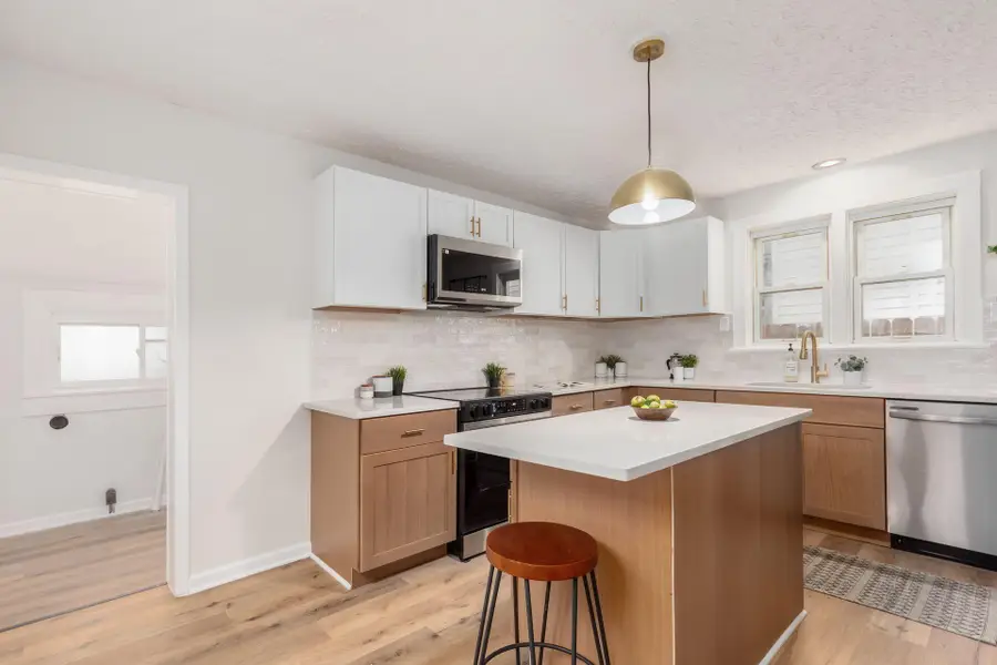 130 E Woodrow Avenue, Columbus, OH 43207 - #3