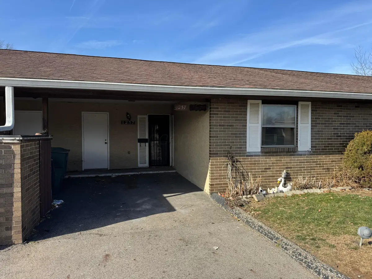 1257 Woodbrook Circle W, Columbus, OH 43223 - Image #1