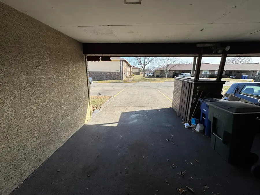 1257 Woodbrook Circle W, Columbus, OH 43223 - Image #3