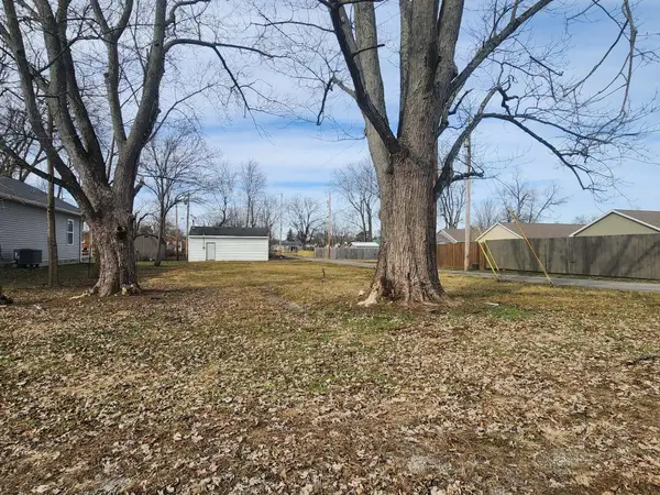 220 W Ohio Avenue W, Washington Court House, OH 43160