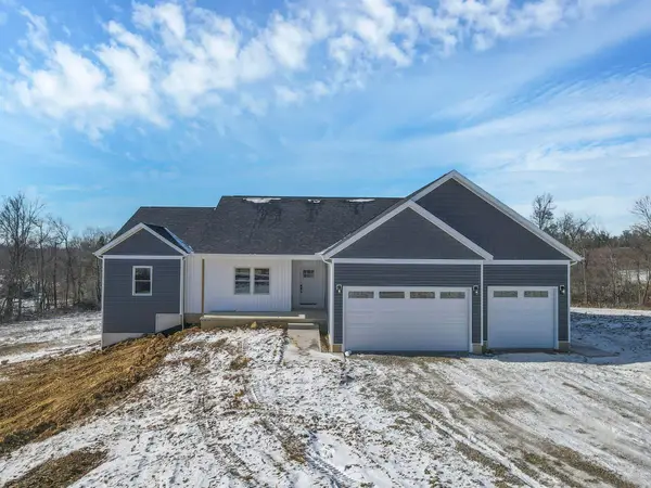 725 Trapp Lane, Hopewell, OH 43746
