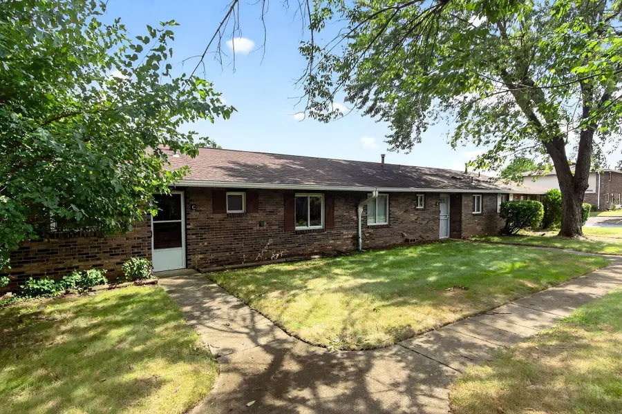 2362 Woodbrook Circle N, Columbus, OH 43223 - Image #2