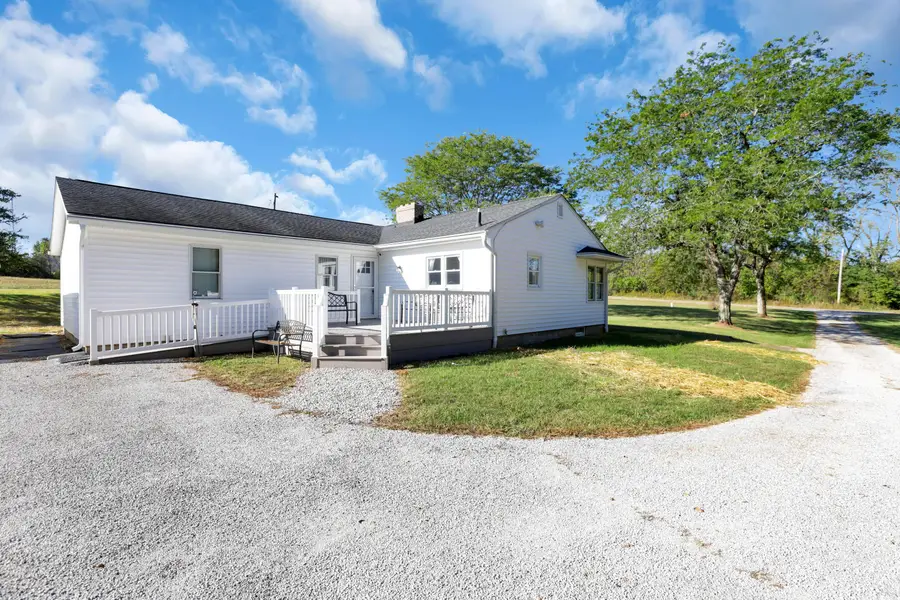 4860 Winchester Southern Road, Circleville, OH 43113 - #2