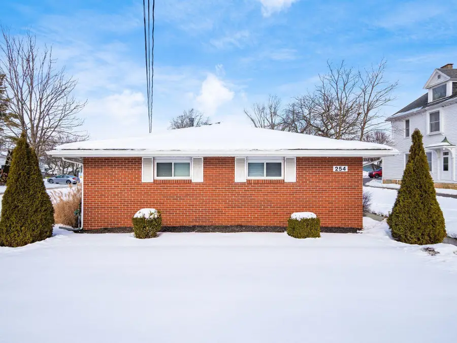 254 W 5th Street, Marysville, OH 43040 - #2