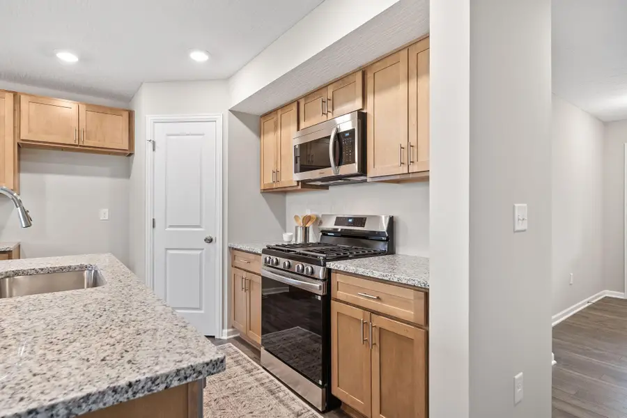 695 Erickson Avenue, Columbus, OH 43213 - #3