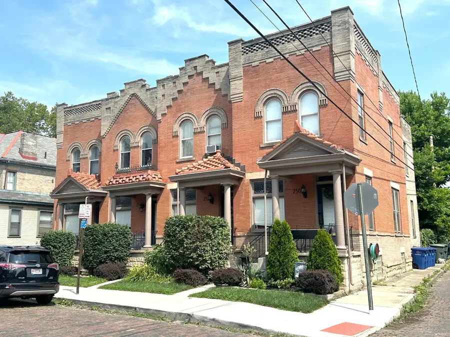 252 W Hubbard Avenue, Columbus, OH 43215 - Image #2