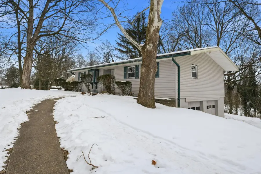 1220 Cambridge Place, Circleville, OH 43113 - #2