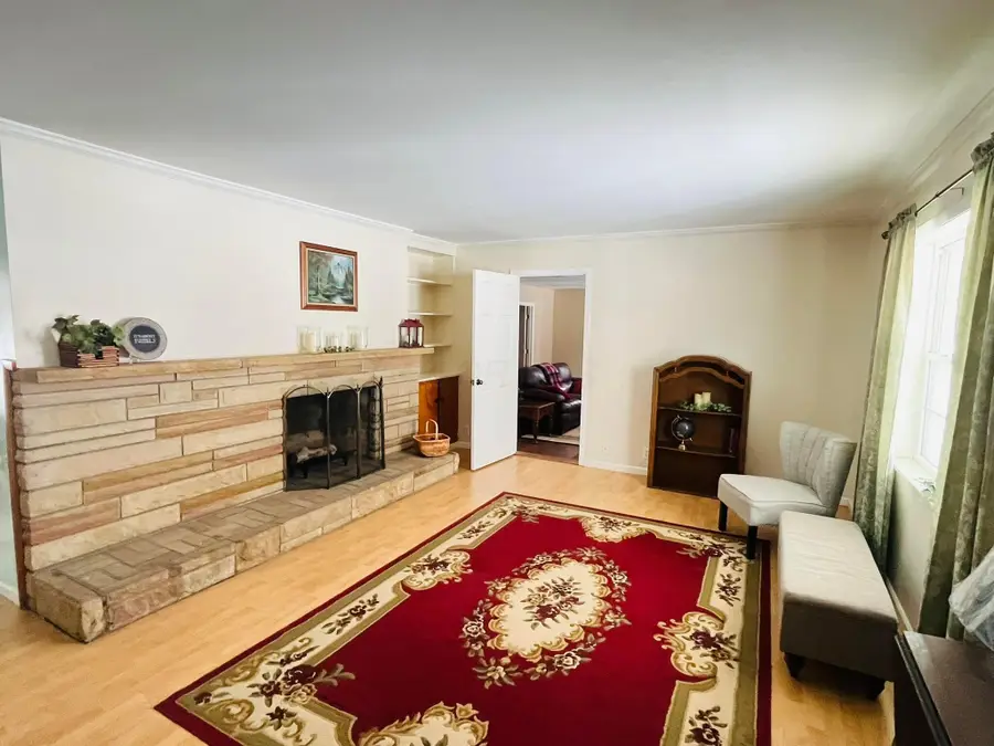 1077 Woodlawn Avenue, Newark, OH 43055 - Image #2