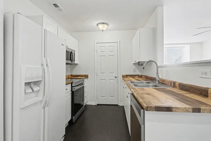 7048 Monarchos Drive, New Albany, OH 43054 - Image #3