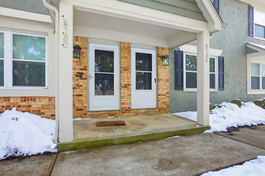 5730 Crossing Court, Columbus, OH 43231 - Image #2