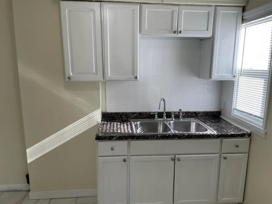 649 N Nelson Road, Columbus, OH 43219 - Image #2