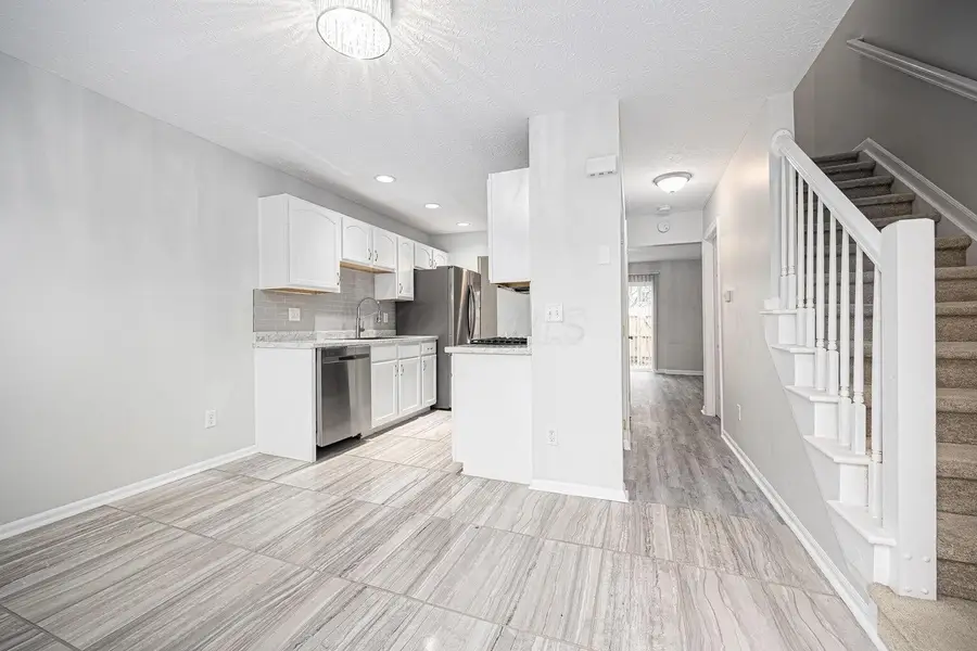 97 Tarryton Court W, Columbus, OH 43228 - Image #3