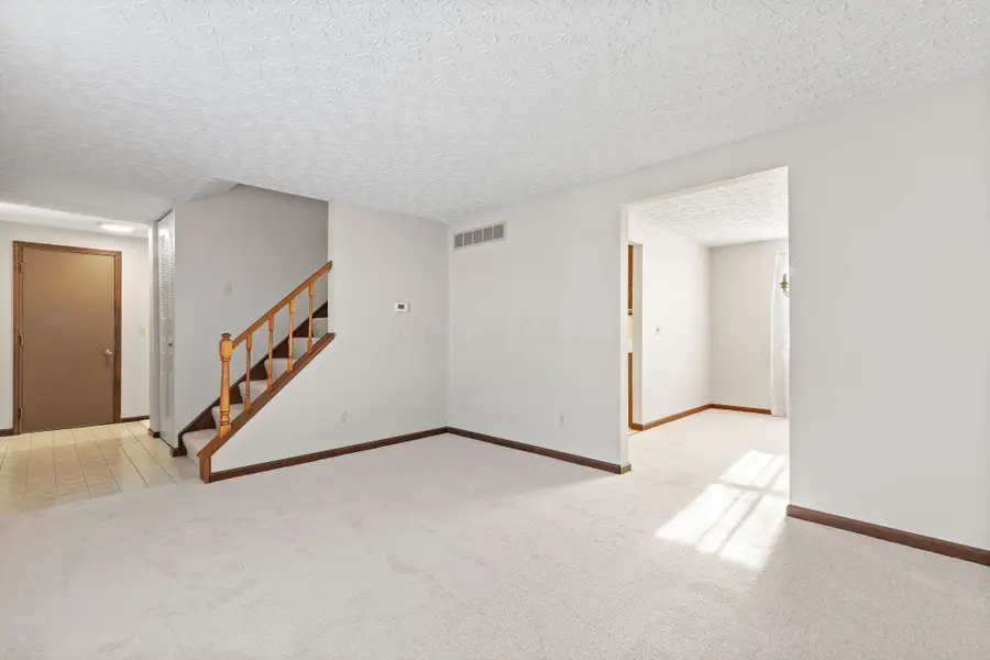 5000 Honeysuckle Boulevard, Columbus, OH 43230 - Image #3