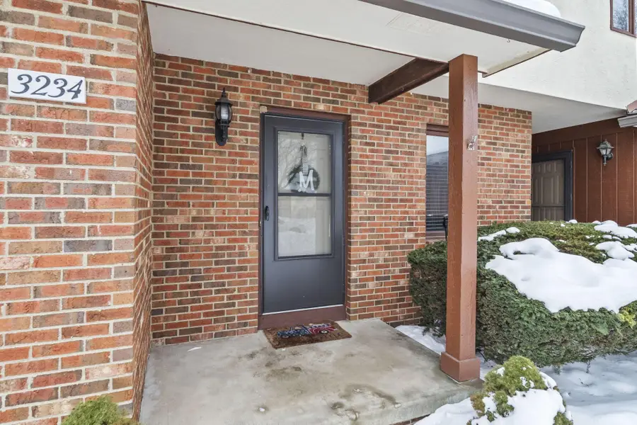 3234 Parkview Circle, Grove City, OH 43123 - #3