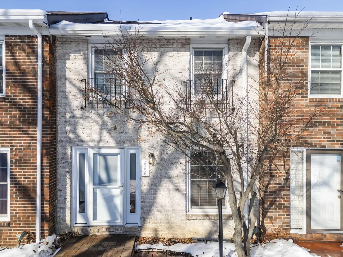 660 Dlyn Street, Columbus, OH 43228 - #1