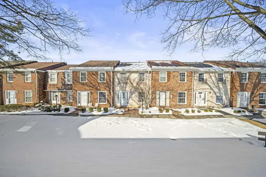 660 Dlyn Street, Columbus, OH 43228 - #3