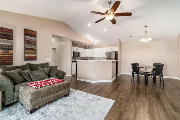 208 Shelbourne Forest Way, Delaware, OH 43015