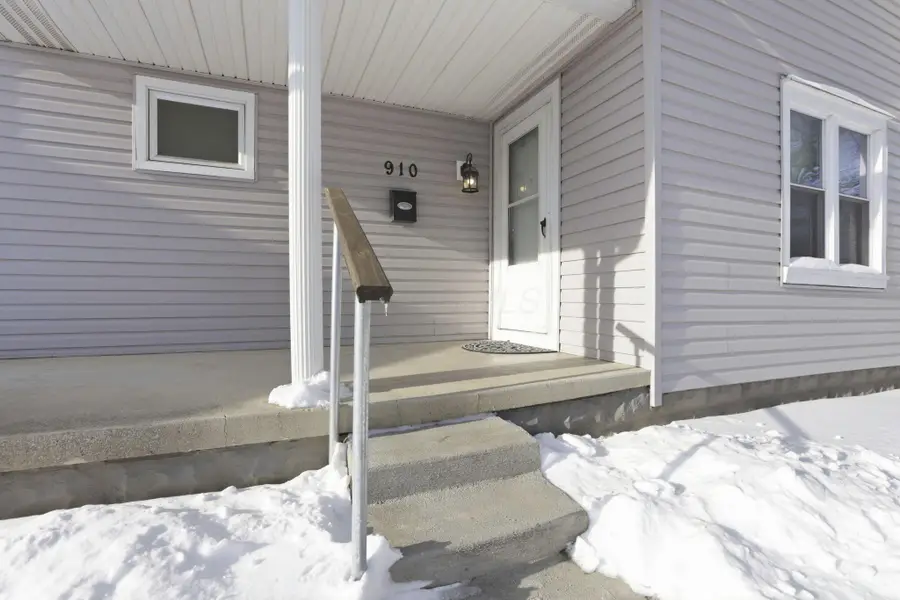 910 E Paint Street, Washington Court House, OH 43160 - #3