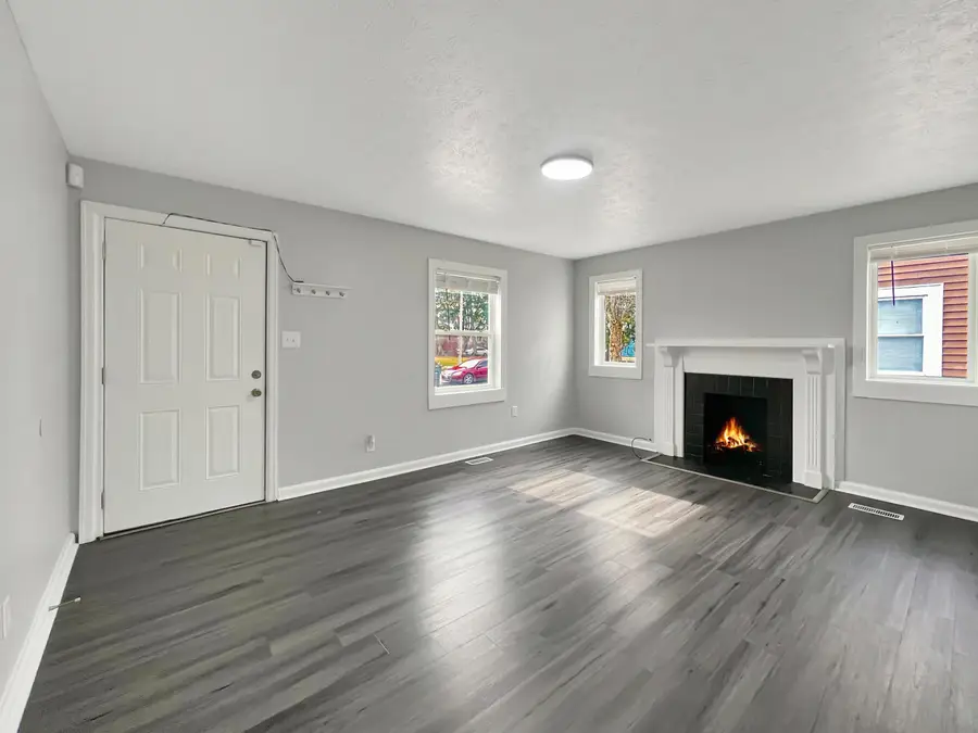 1172 E Woodrow Avenue, Columbus, OH 43207 - #2