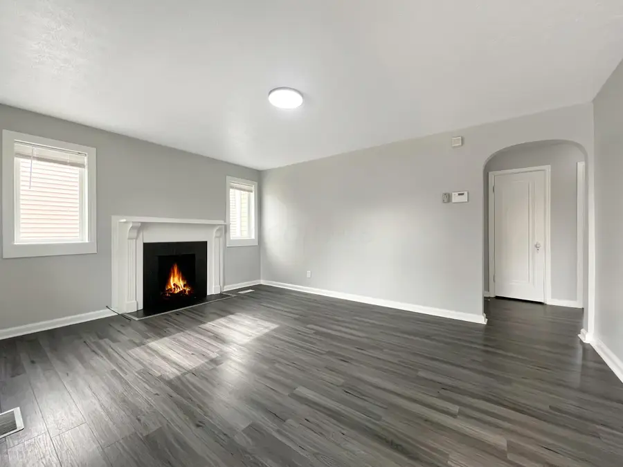1172 E Woodrow Avenue, Columbus, OH 43207 - #3