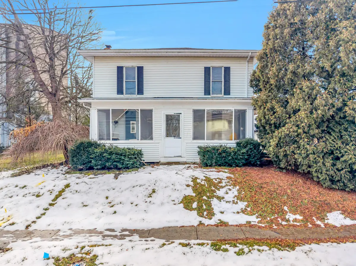 147 N Clayton Street, Centerburg, OH 43011 - #1