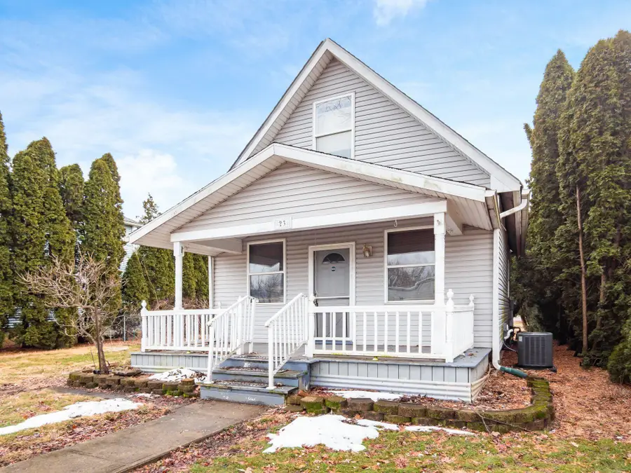 23 E Oak Street, Canal Winchester, OH 43110 - #2