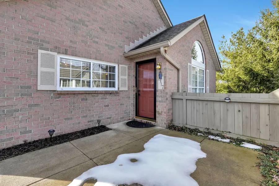 1317 Amberlea Drive W, Columbus, OH 43230 - #3