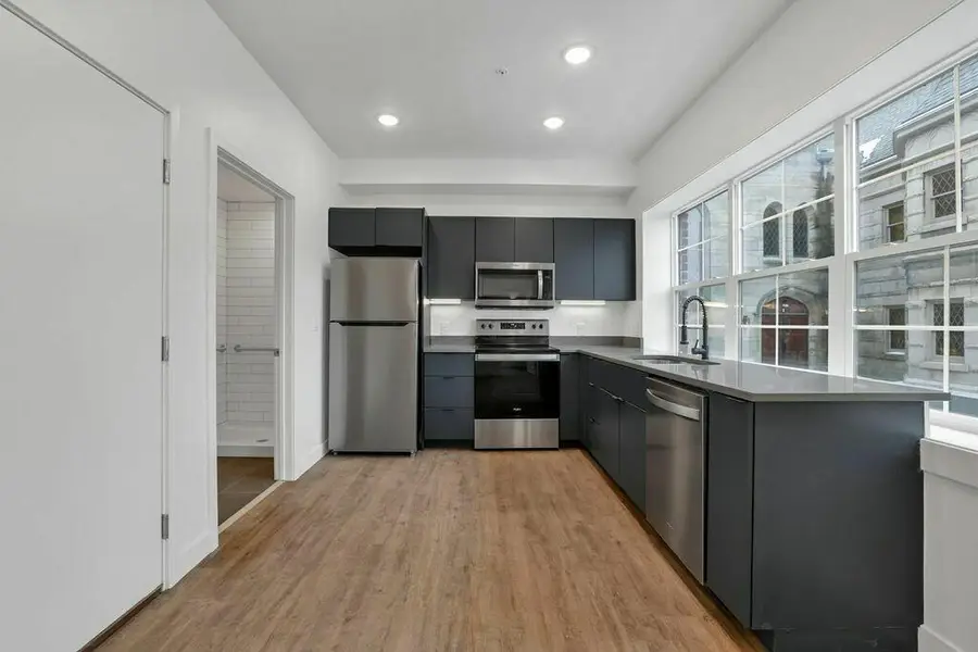 595 E Broad Street, Columbus, OH 43215 - #3