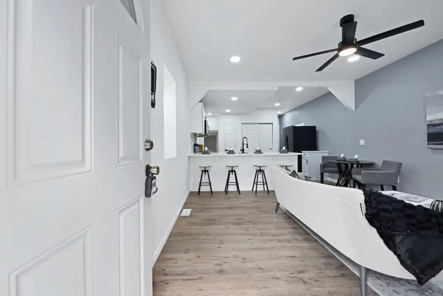 863 Carpenter Street, Columbus, OH 43206 - #3