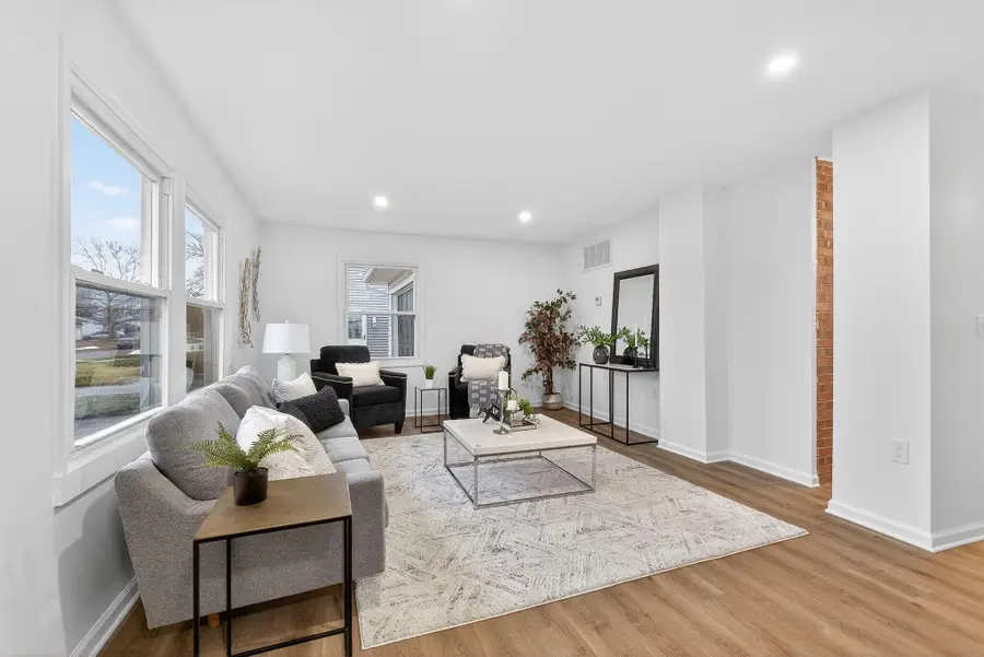 399 Carilla Lane, Columbus, OH 43228 - #2