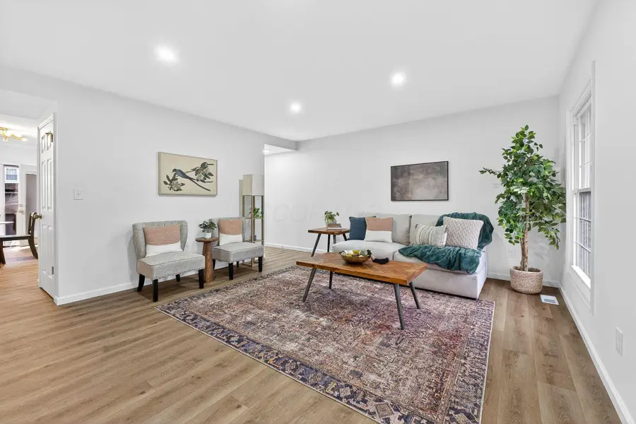 671 Simbury Street, Columbus, OH 43228 - #2