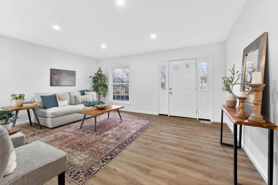 671 Simbury Street, Columbus, OH 43228 - #3