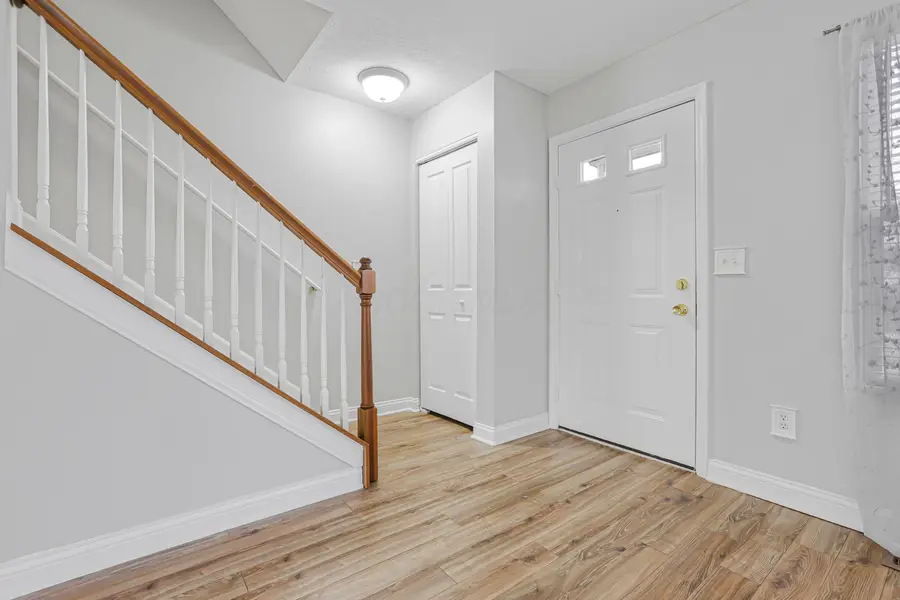 998 Hartford Village Boulevard, Columbus, OH 43228 - #3