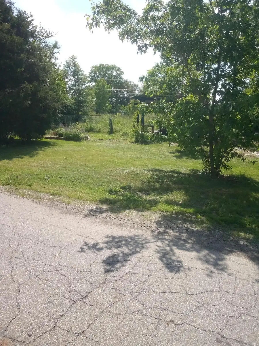 405 Hedges Street, Ashville, OH 43103 - #3