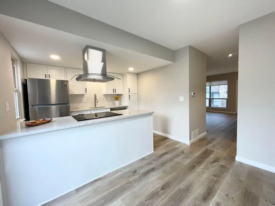 1046 Merrimar Circle N, Columbus, OH 43220 - #3