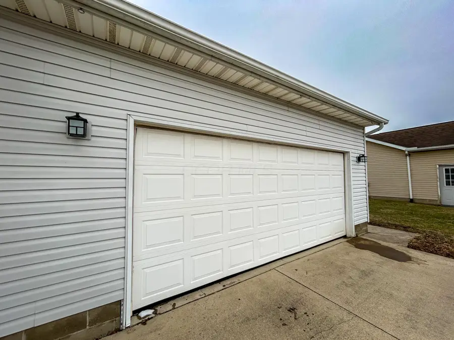 911 Riverbirch Road, Washington Court House, OH 43160 - #3