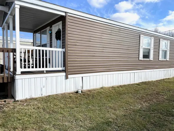 10694 E State Route 762, Lockbourne, OH 43137