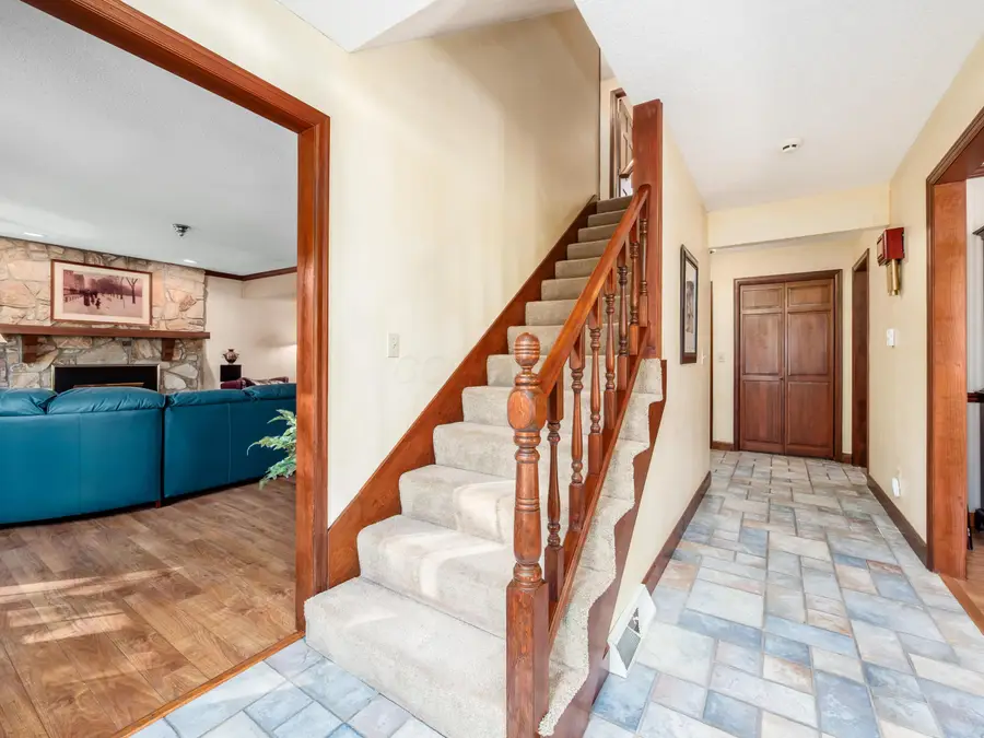 905 Center Court, Zanesville, OH 43701 - #2