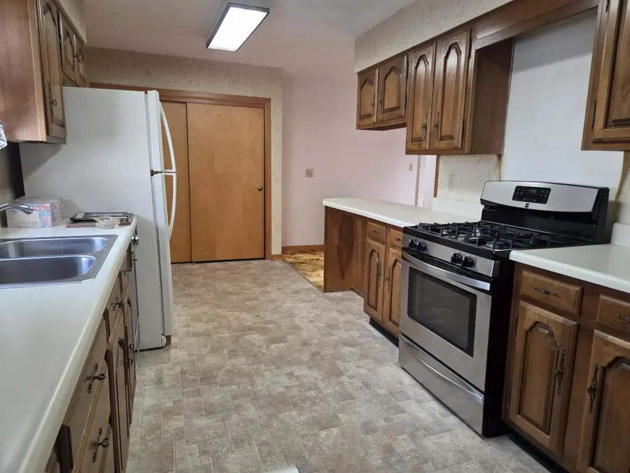 107 E North Street, Hebron, OH 43025 - #2