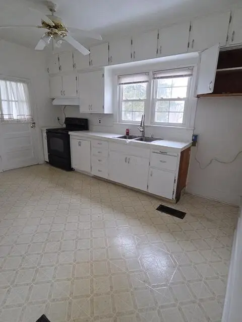 80 S Hartford Avenue, Centerburg, OH 43011 - #3